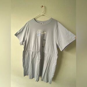 Nike mini dress for women’s size 1X Color light purple beautiful dress NWT